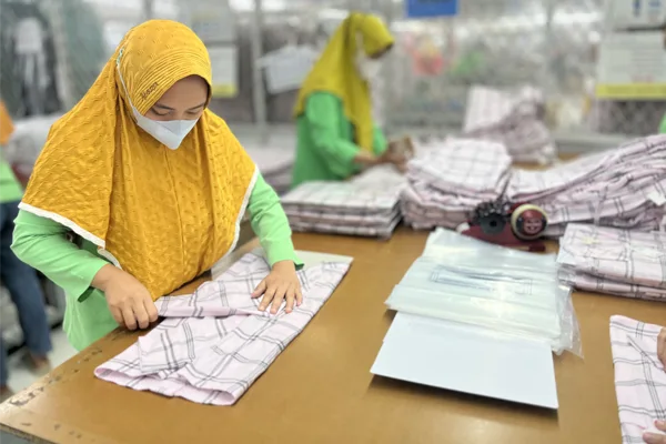 Quality inspection operator from  GG International Mfg. Co. Ltd Selects GSDCost to Boost Profitability, Drive Cost Transparency & Strengthen Brand Collaboration.